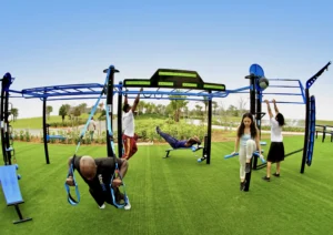 MoveStrong-Outdoor-Fitness-equipment_group-workout_a-_1_ (1)
